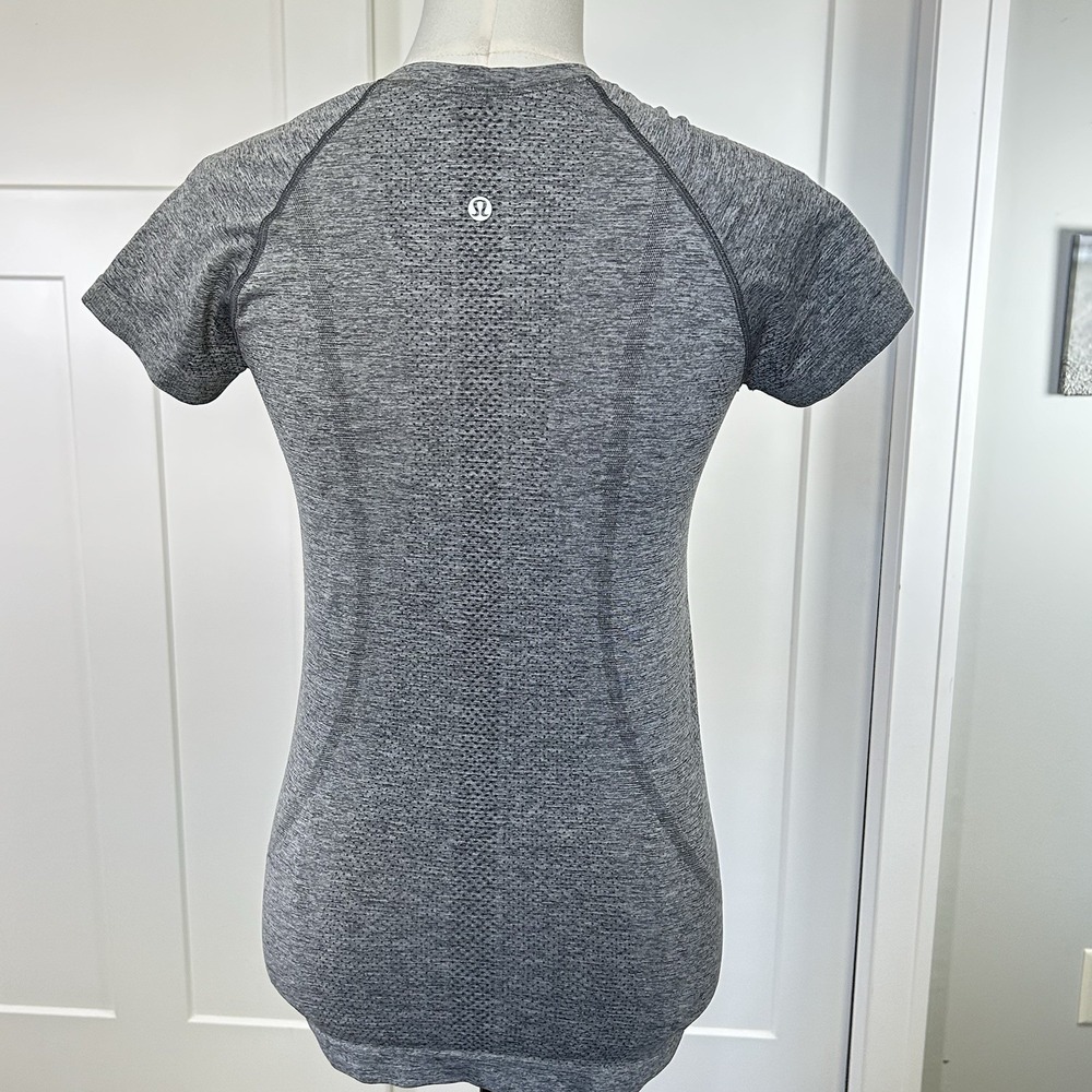 Lululemon Swiftly Shirt- Women's 6 - Tech Short Sleeve Grey Hip Length EUC $68 - Picture 4 of 8